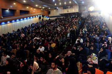 سه قدم مانده به یلدا